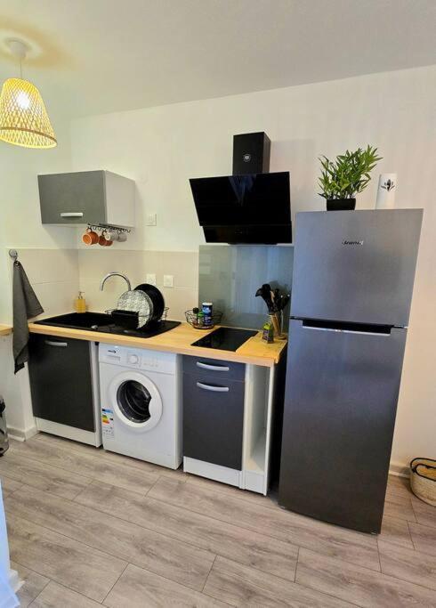 Elegant Studio Les Tourtereaux Saint-Denis Bagian luar foto